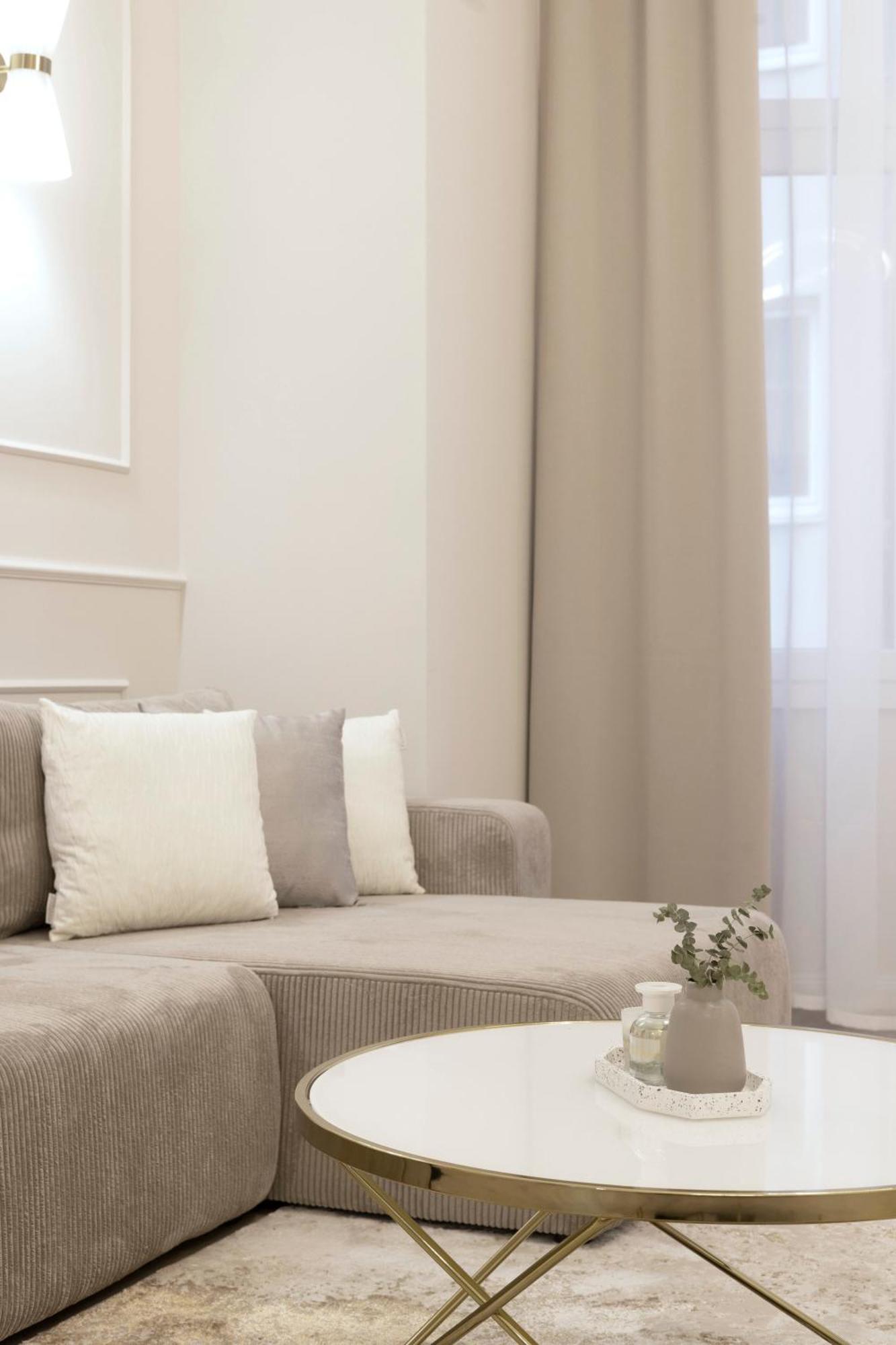 Luxurious & Elegance W18 Grand W' Balcony By Prestige Homes Apartament